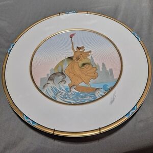 Decorative Plate with Statue of Liberty Design